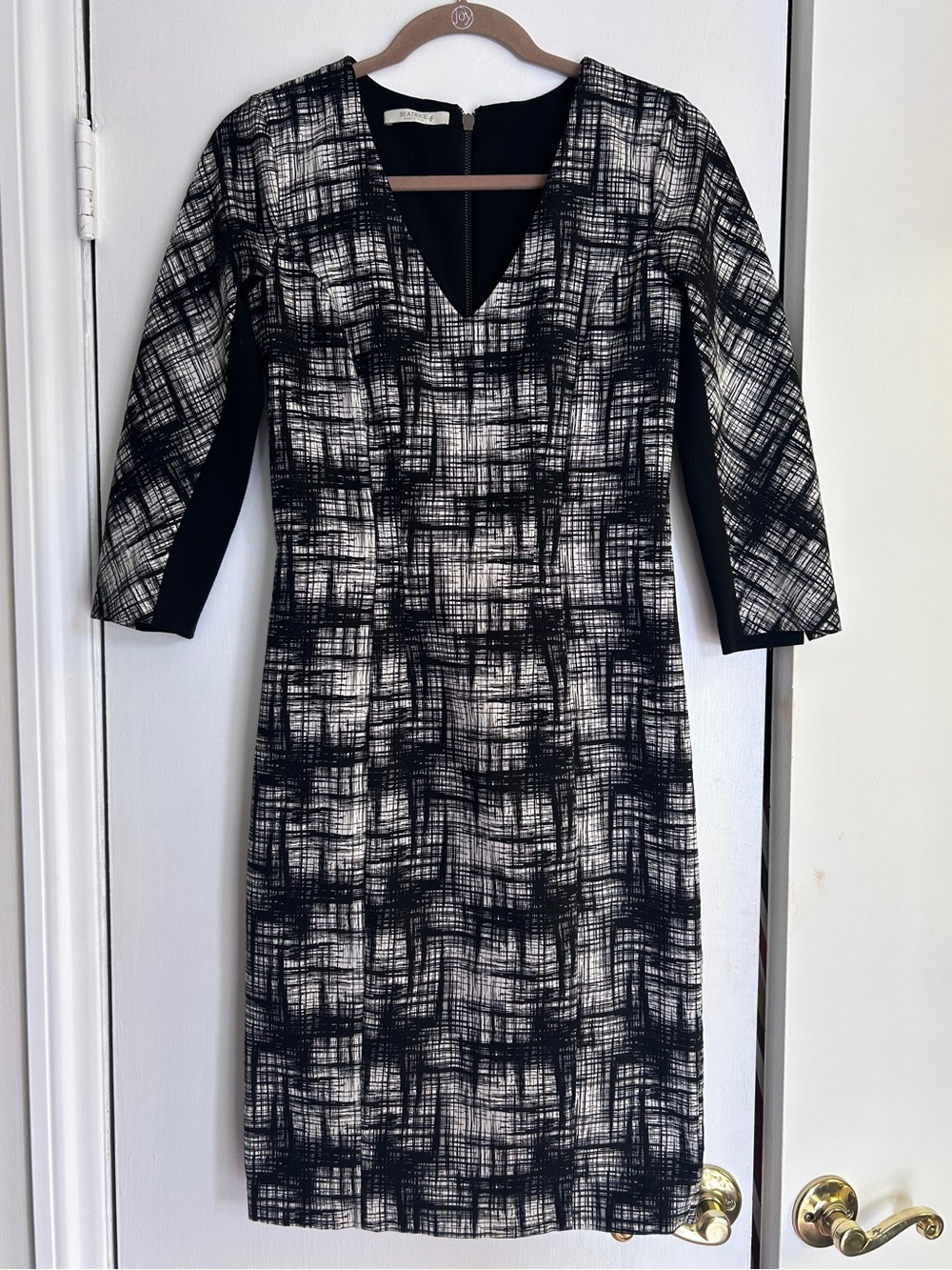 Beatrice B Italian black & white print dress, dramatic black back ruffle/trim, 6